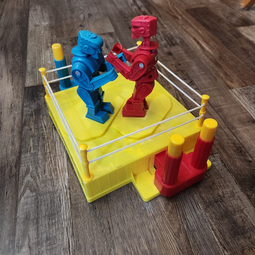 Mattel Rock Em Sock Em Robots Game Red Rocker vs Blue Bomber Tabletop Boxing